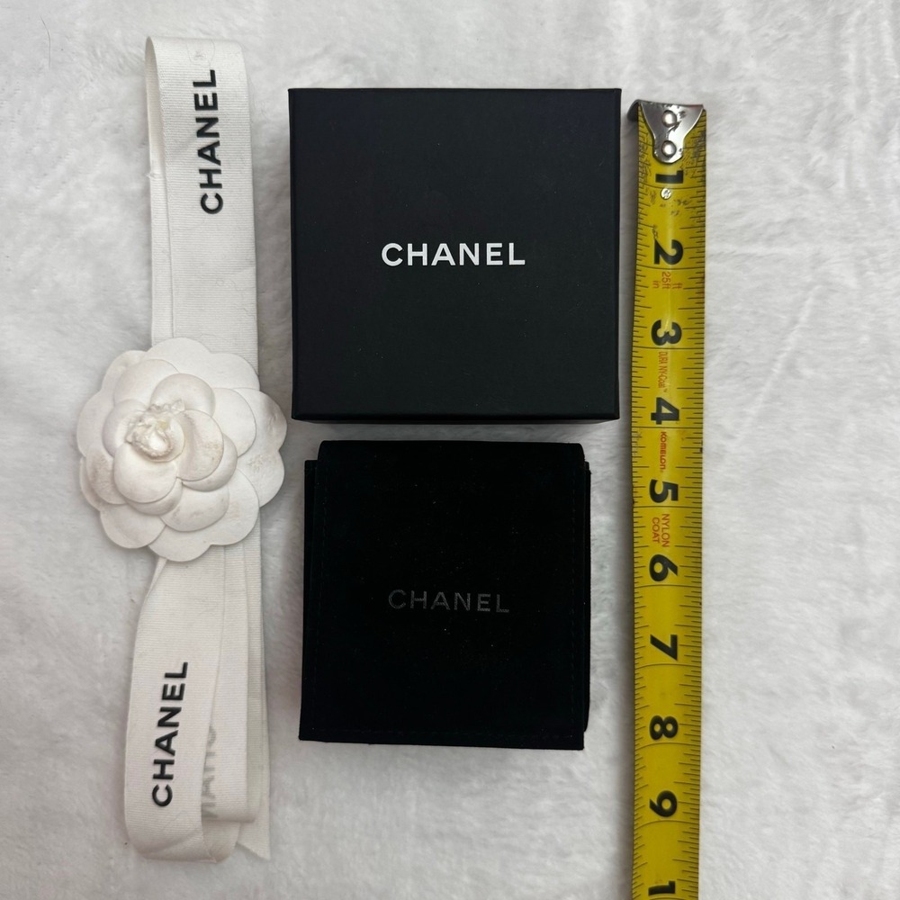 Chanel Women's 22P Free Spirit CC Logo Gold Tone Coin Dangle Drop Hoop Earrings - Picture 9 of 14